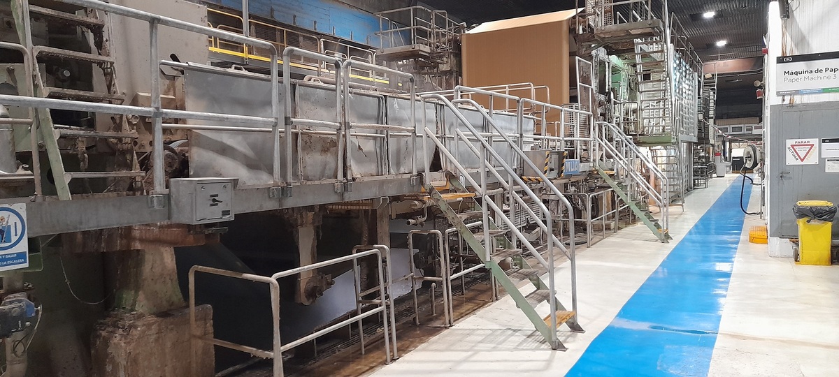 PM 3 bei Smurfit Westrock Navarra, S.A. in Sang&uuml;esa
