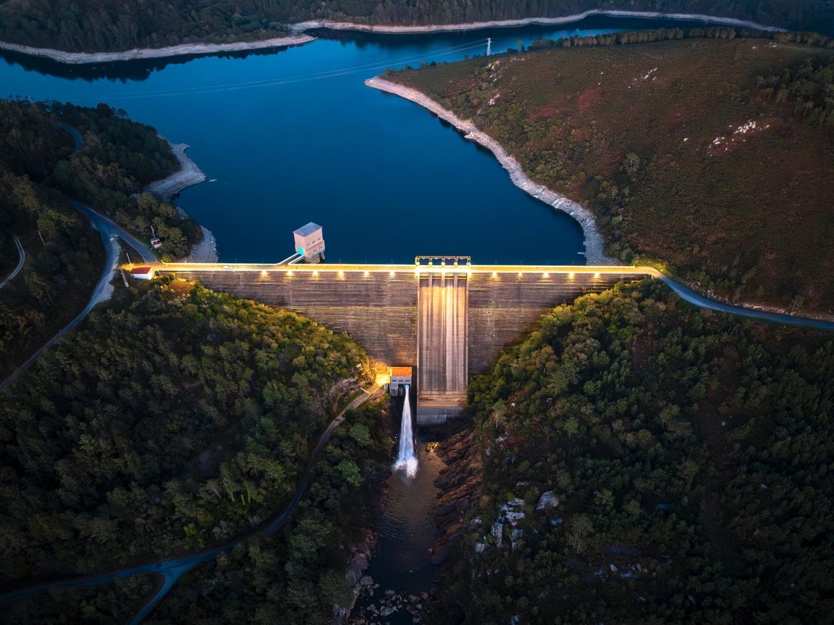 Bird's-eye view of the power station Santa Uxia I.