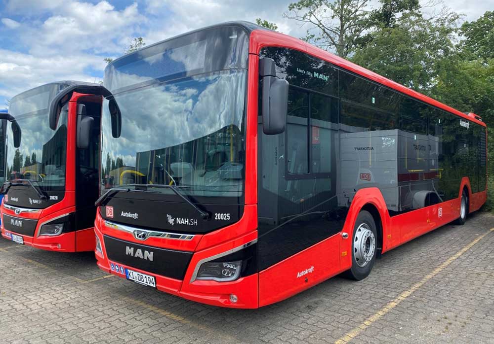 Lions City solo bus with DIWA.6 automatic transmission
