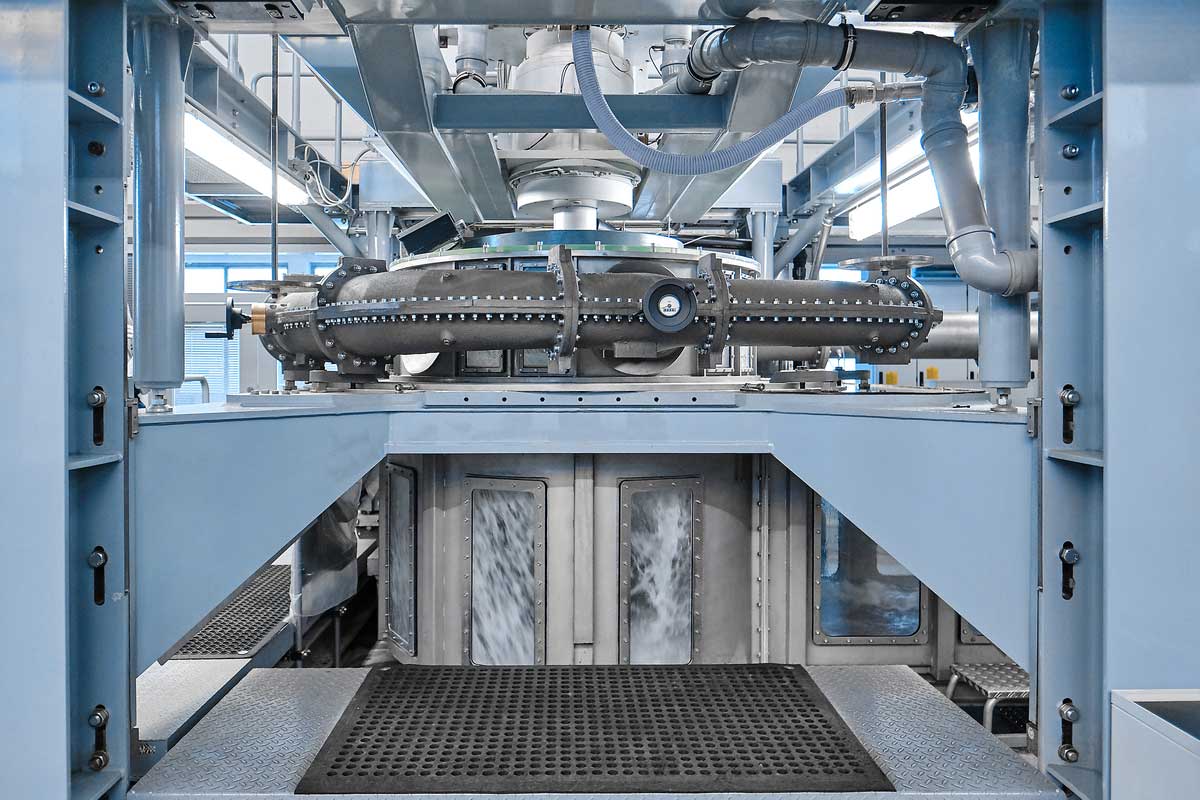 Model acceptance tests of the Pelton turbine, which will supply electricity for the 16.7-Hz-grid of the Swiss Federal Railways and operation of its trains.