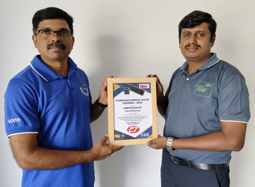 F.l.t.r: Mr. Rajkumar (Maintenance Manager, FLS) and Dr. Sathyaraj (HSE
Manager, FLS) receiving the award.